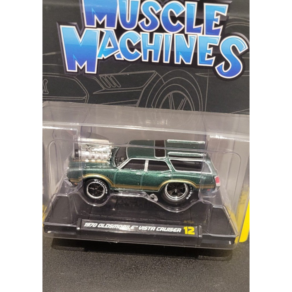1970 Oldsmobile Vista cruiser Die Cast by Muscle Machine - Picture 2 of 4